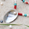 ~VE VLNÁCH TANČÍM~ Unikátní autorský náhrdelník z pravých perel, ručně sbíraných mušlí a minerálních kamenů, nerez ocel