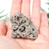 Přírodní minerální kámen - třpytivá pyritová drúza, 4x3,5x4,5 cm