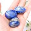 Přírodní minerální kamínek pro štěstí - lapis lazuli, cca 3,5 cm