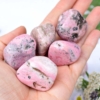 Přírodní minerální kamínek pro štěstí - krásný peruánský rodonit, cca 3 až 4 cm