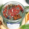 ~VÁNOČNÍ STROMEČEK~ Vánoční sójová svíčka zdobená červeným třpytem • jalovec, jedle a cedr himalájský, 225 ml