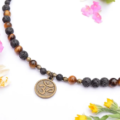 Náhrdelník z lávového kamene a tygřího oka Síla (Ze)mě, Óm ॐ