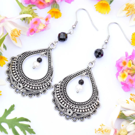 Perlové náušnice z minerálů Jin a Jang