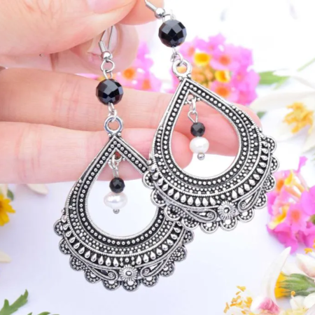 Perlové náušnice z minerálů Jin a Jang