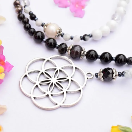 Perlový náhrdelník z minerálů Jin a jang, semeno života