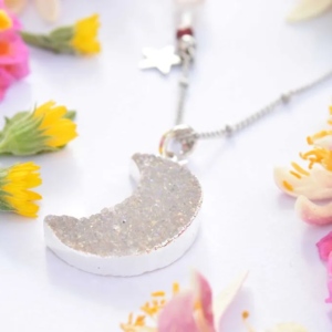 Perlový náhrdelník z minerálů s třpytivým měsícem Woman, ocel