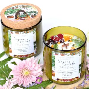 Přírodní sójová svíčka s dřevěným knotem Plant therapy, designová kolekce