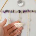 Velký lapač Slunce Triangle s Feng shui křišťály a minerály, Aurora